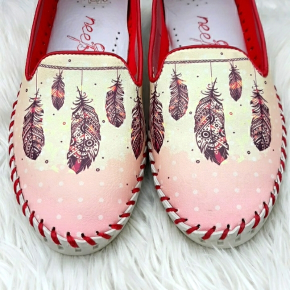 EUC NEEFS SLIP ON SHOES - Picture 3 of 9